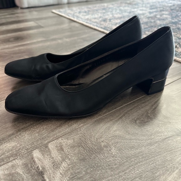 Vintage Ferragamo heels - Picture 5 of 5